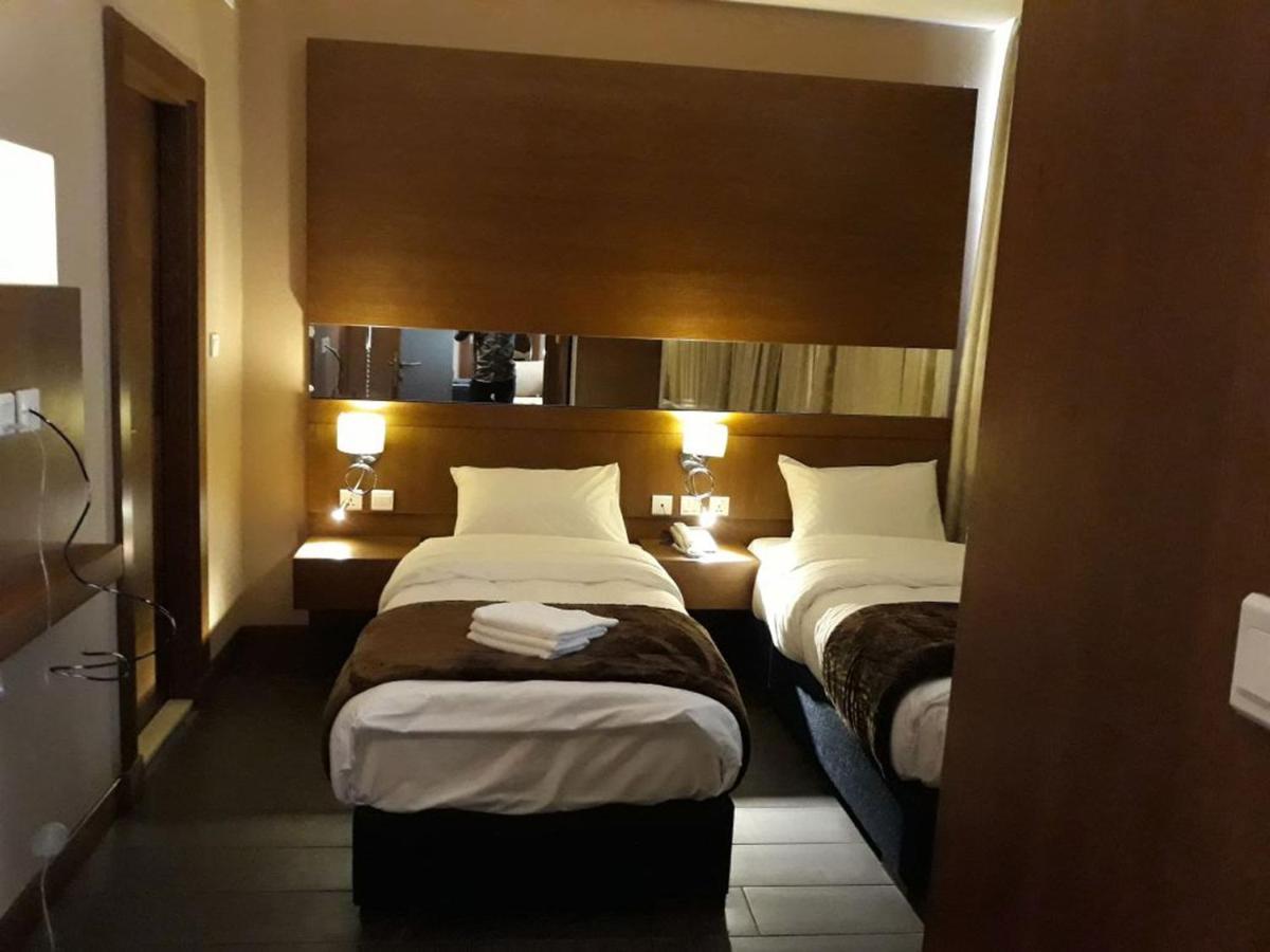 Seventh-Star Hotel Аман Екстериор снимка